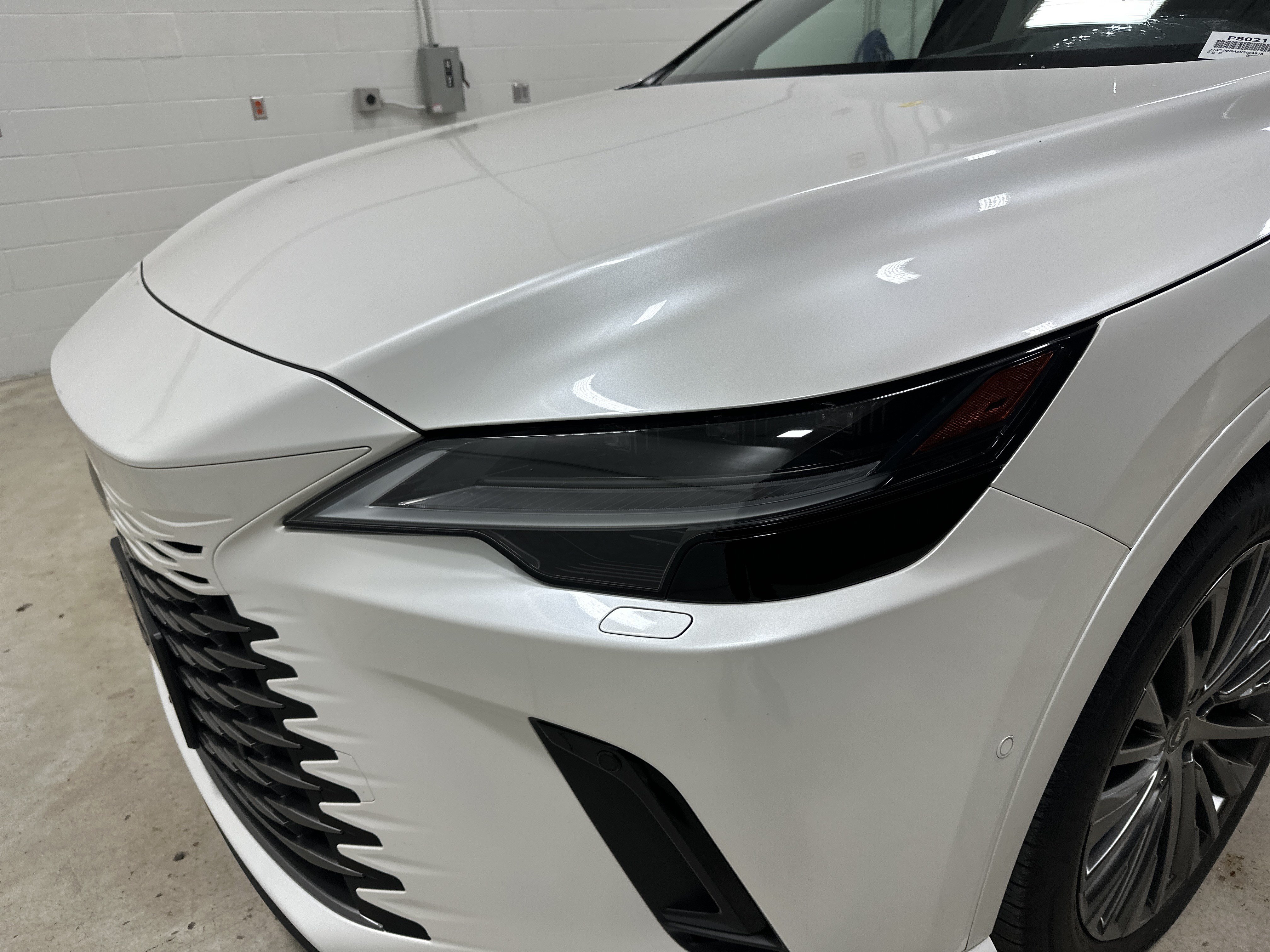 Certified 2025 Lexus RX 450h AWD w/ Convenience Package image 6
