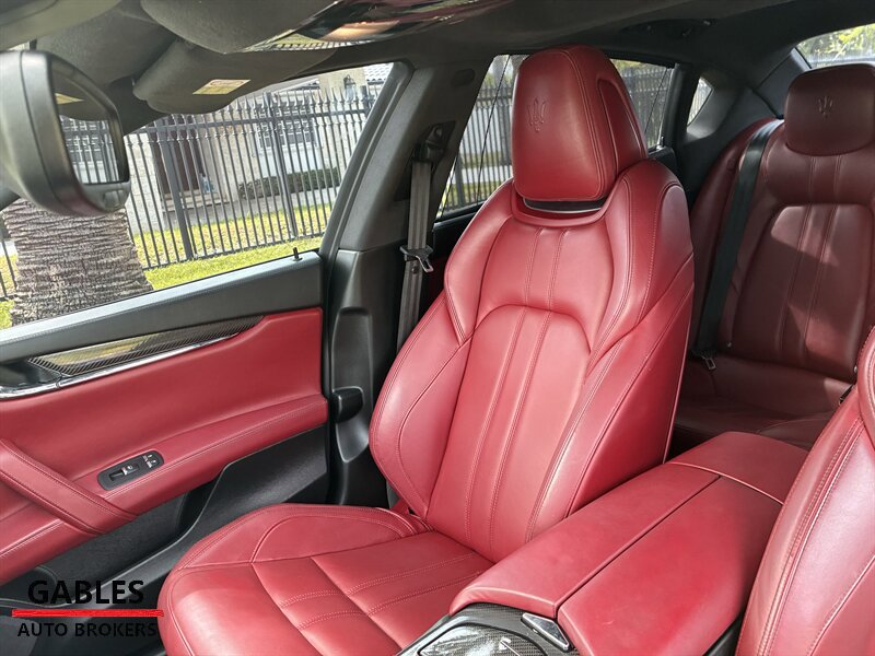 Used 2017 Maserati Quattroporte S GranSport Q4 AWD/4WD image 22