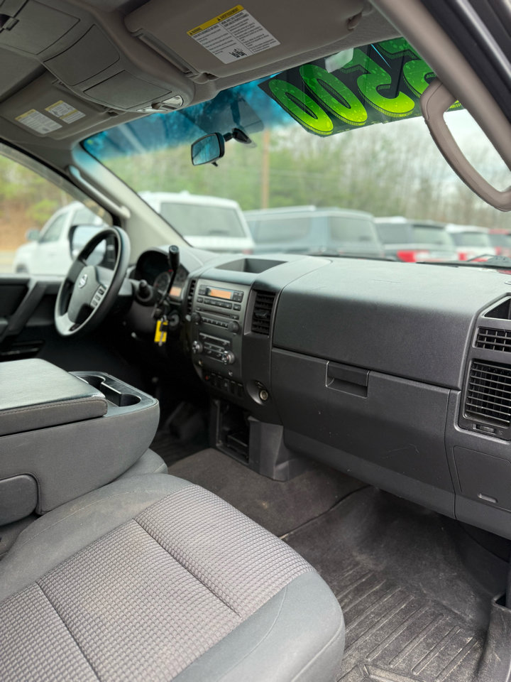 Used 2008 Nissan Titan XE image 10