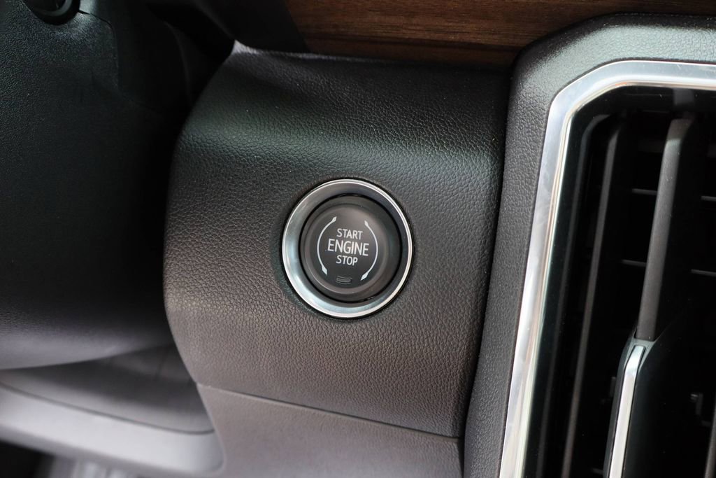 Certified 2026 GMC Acadia Denali Ultimate w/ LPO, Floor Liner Package image 20