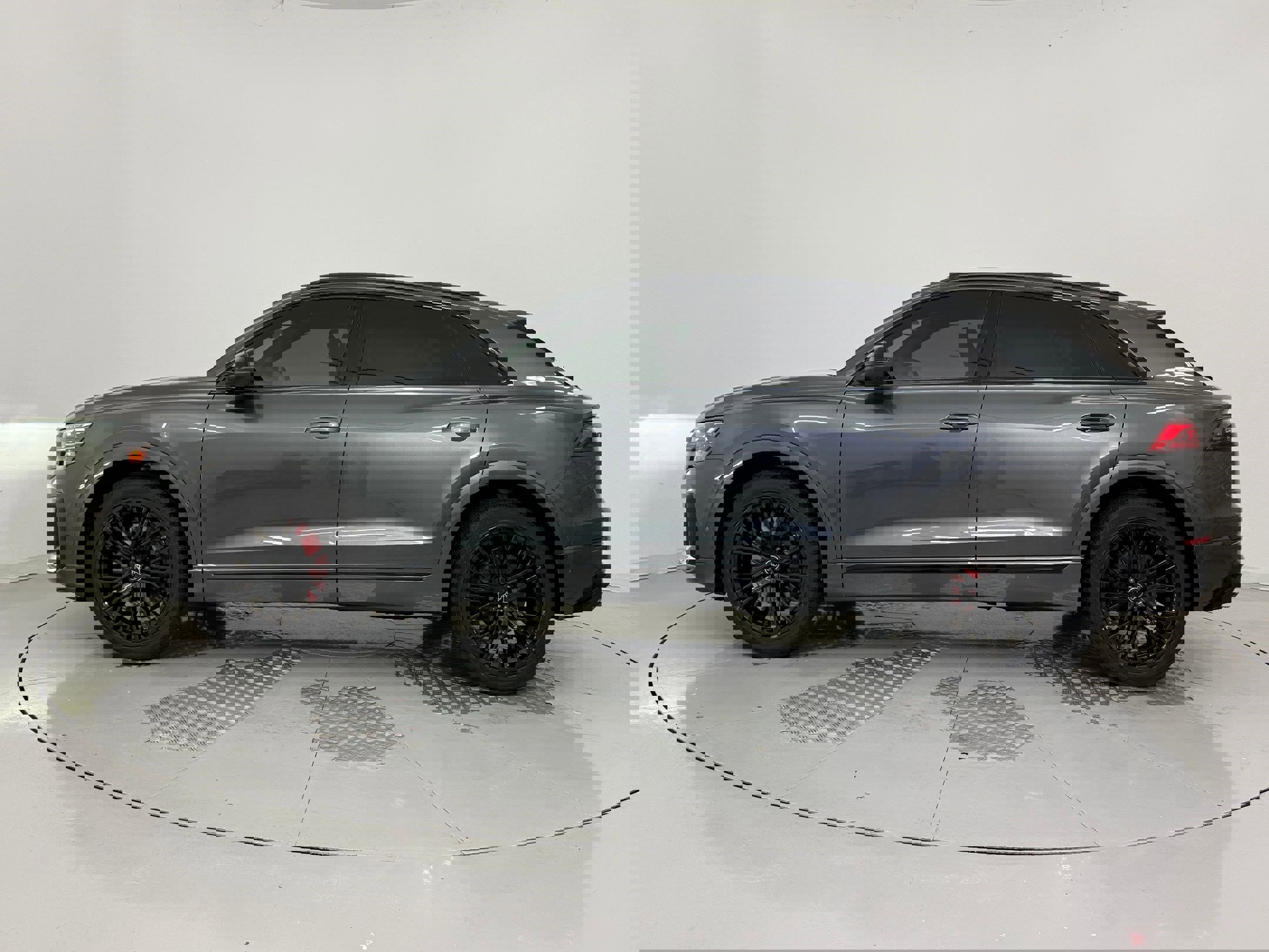 New 2026 Audi SQ8 Prestige image 2