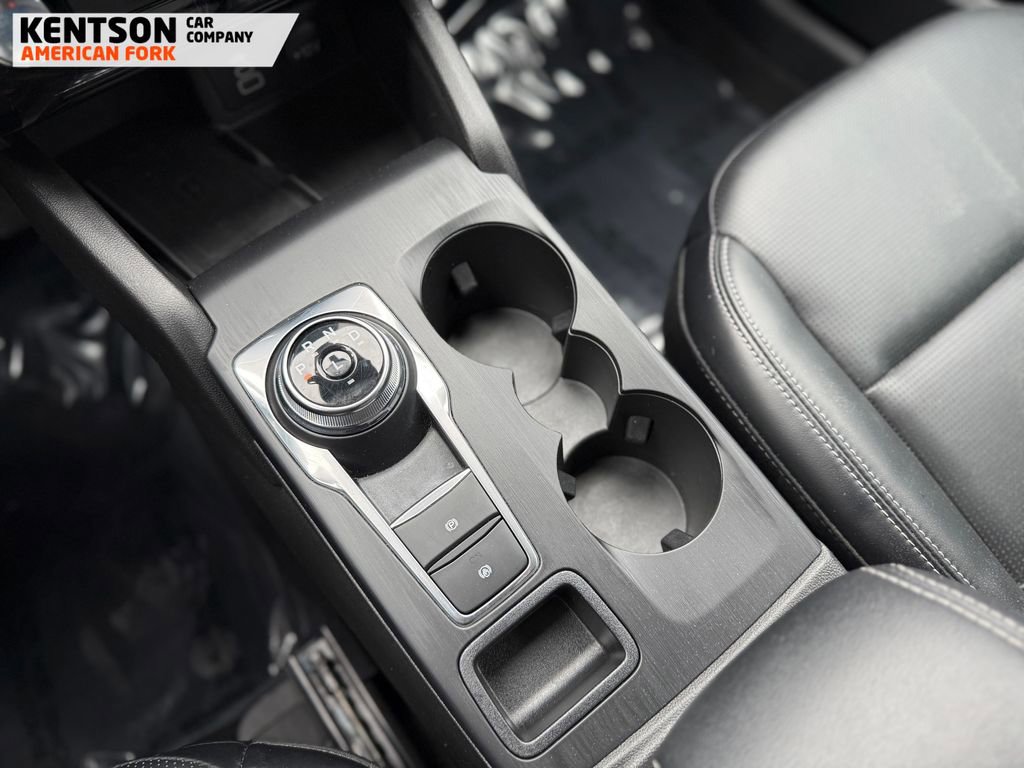 Used 2025 Ford Escape Platinum image 28