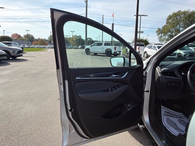 Certified 2022 Buick Enclave Essence FWD image 12