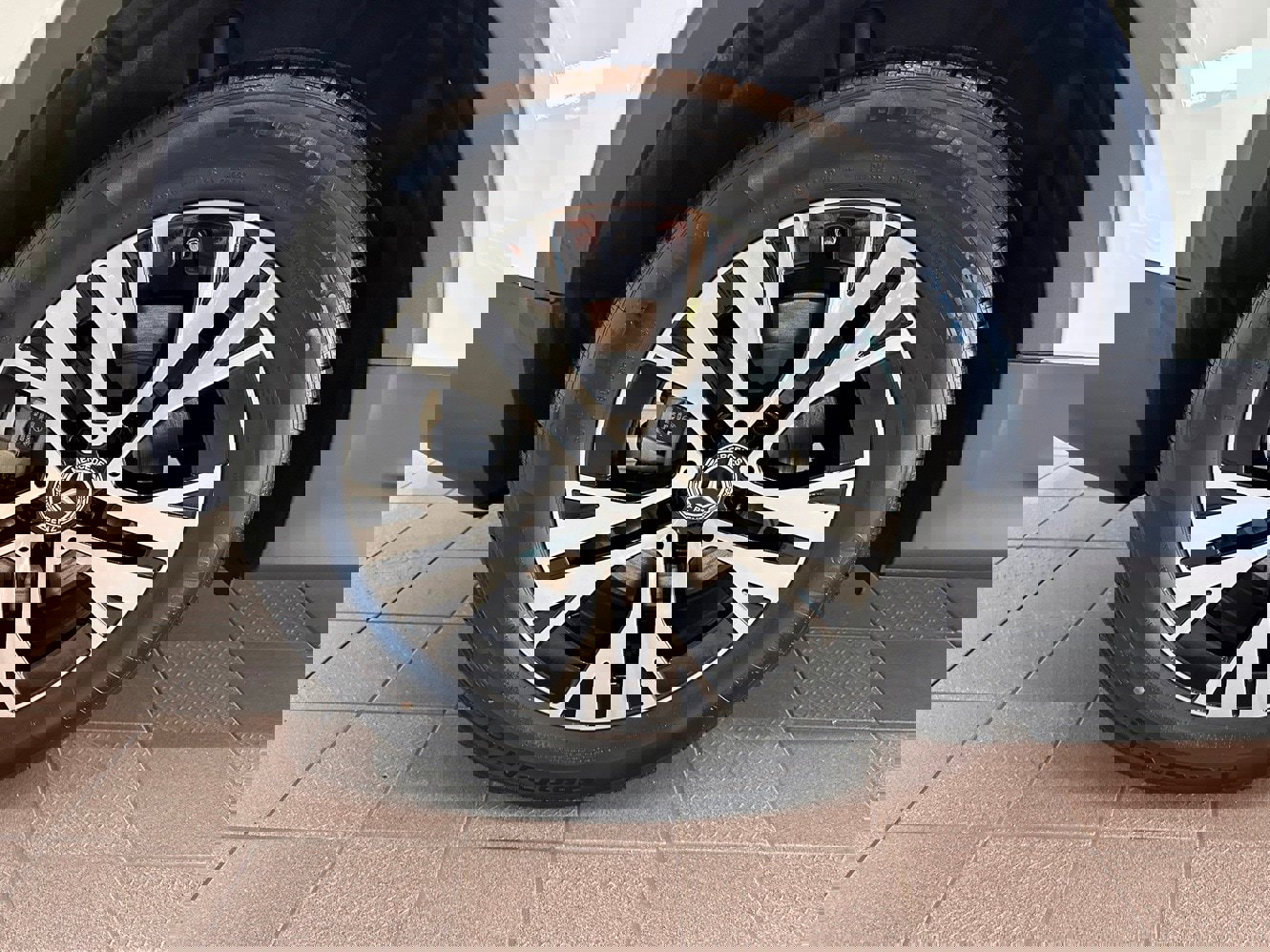 New 2025 Mercedes-Benz GLB 250 4MATIC image 16