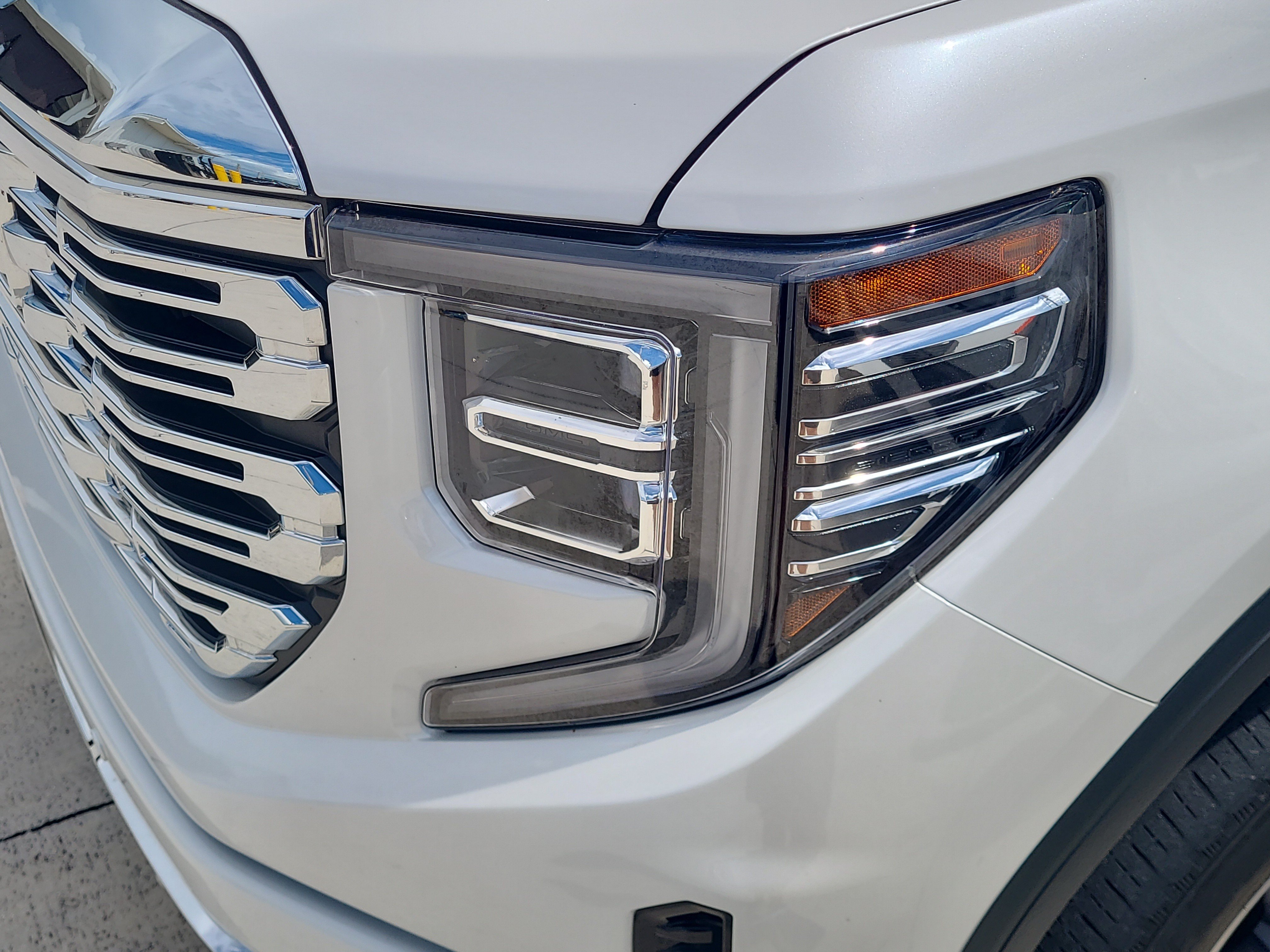 Used 2024 GMC Sierra 1500 Denali w/ Denali Reserve Package AWD/4WD image 5