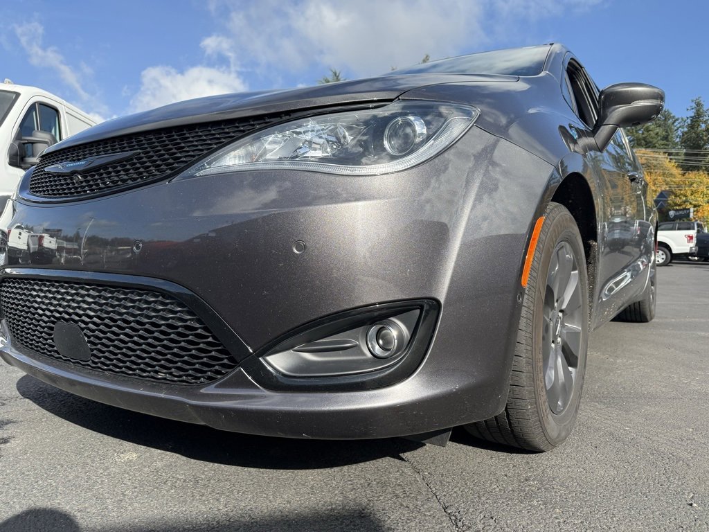 Used 2020 Chrysler Pacifica Limited w/ Advanced Safetytec Group image 8