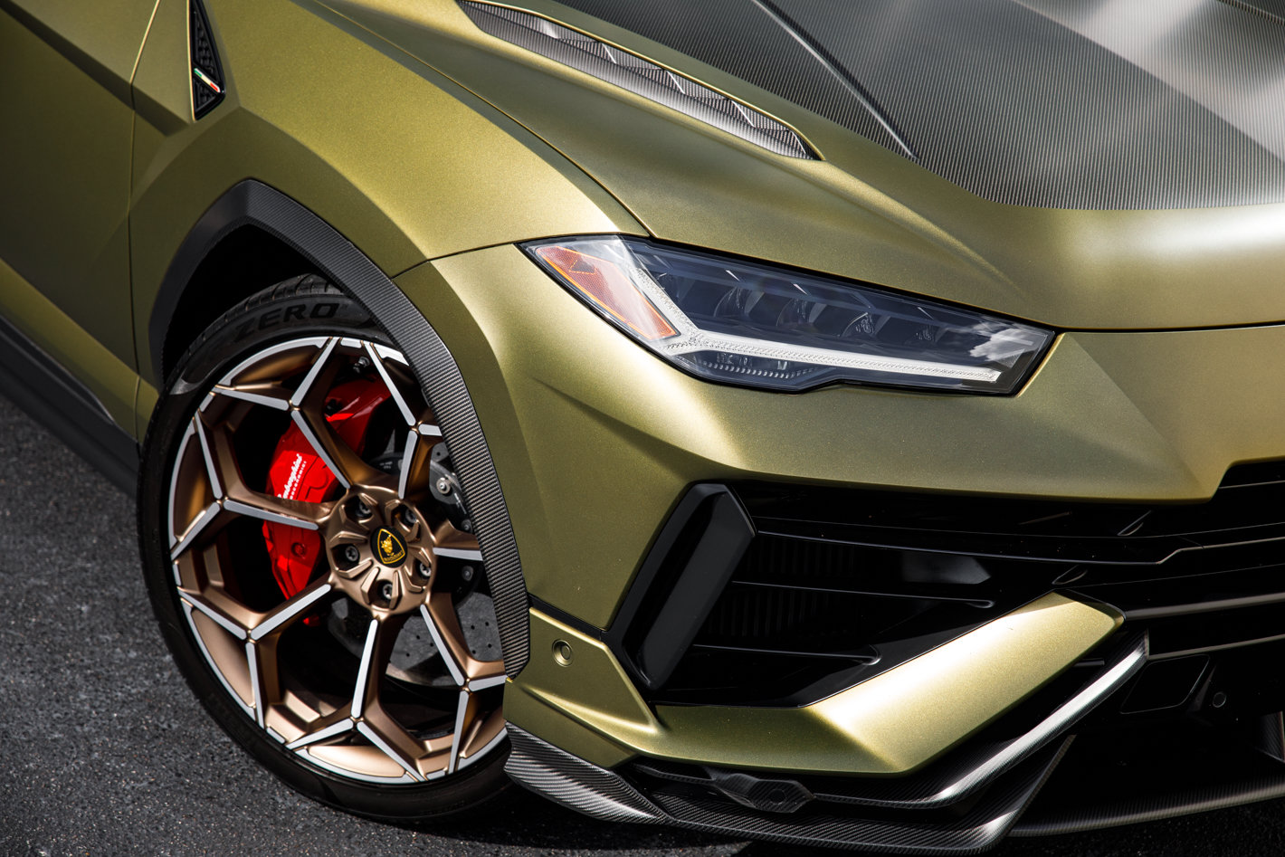 Used 2024 Lamborghini Urus Performante AWD/4WD image 39