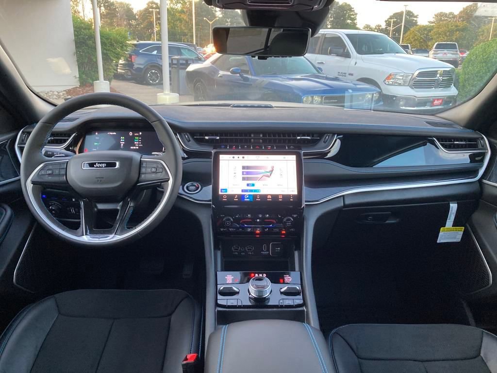 New 2024 Jeep Grand Cherokee Trailhawk w/ Advanced Protech Group II image 13