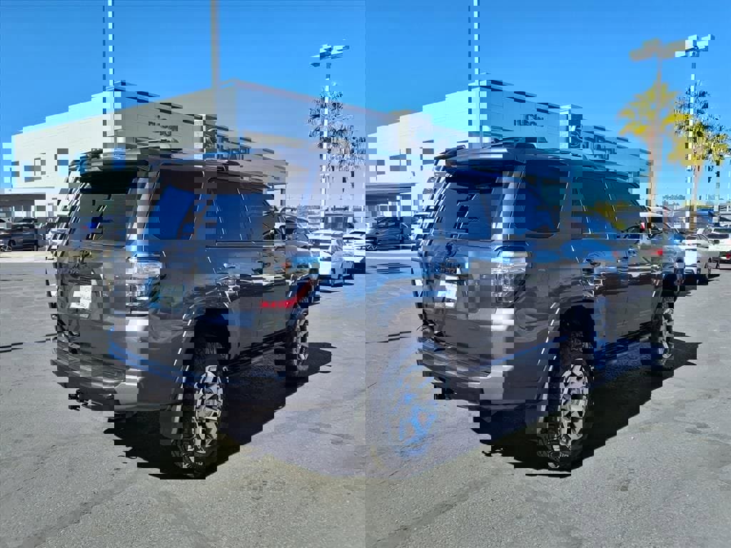 Used 2015 Toyota 4Runner image 11