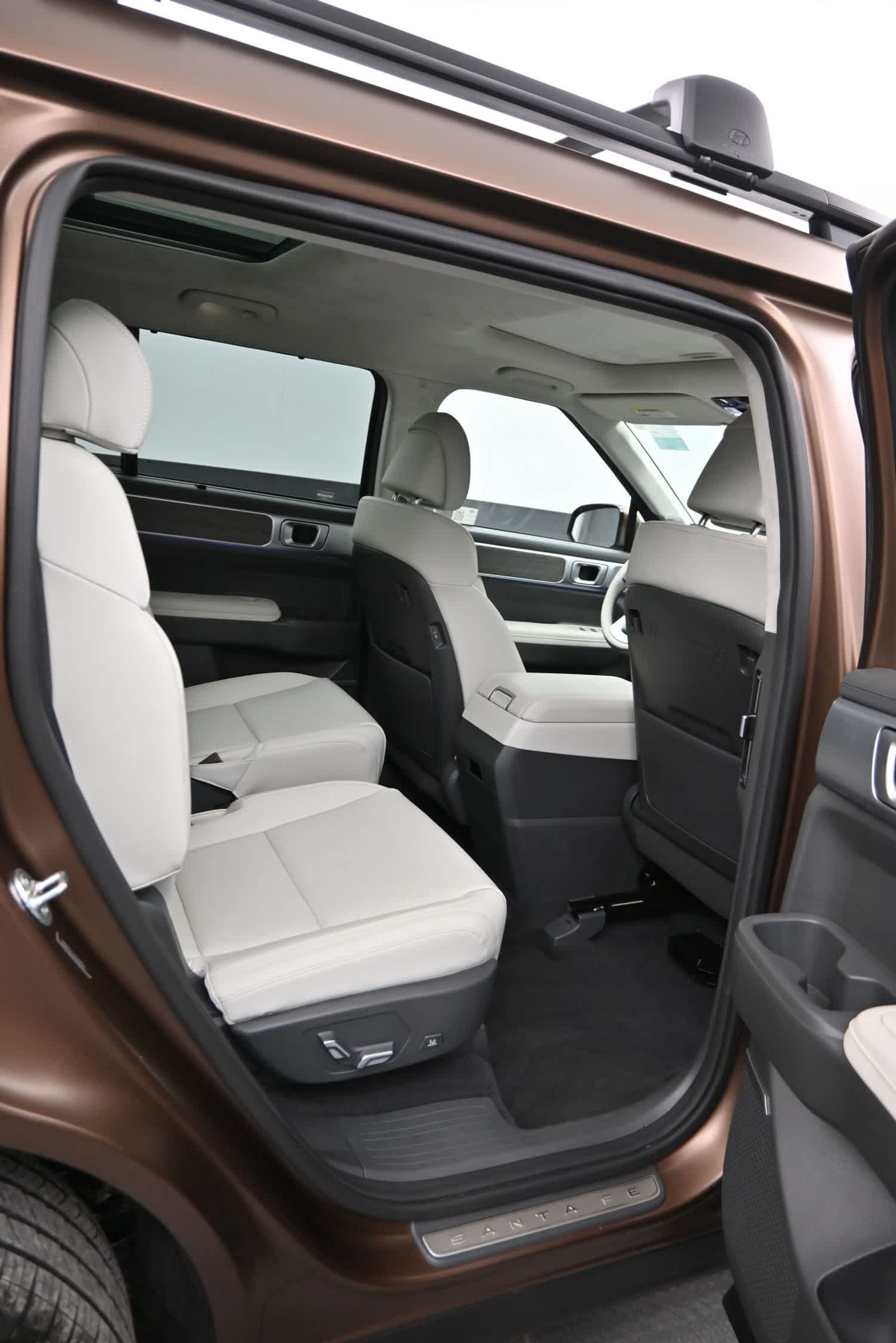 Used 2025 Hyundai Santa Fe Calligraphy AWD/4WD image 14