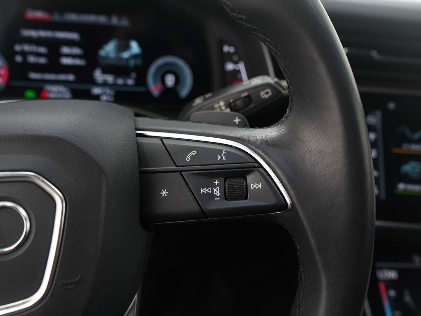 Used 2021 Audi Q7 3.0T Prestige image 30