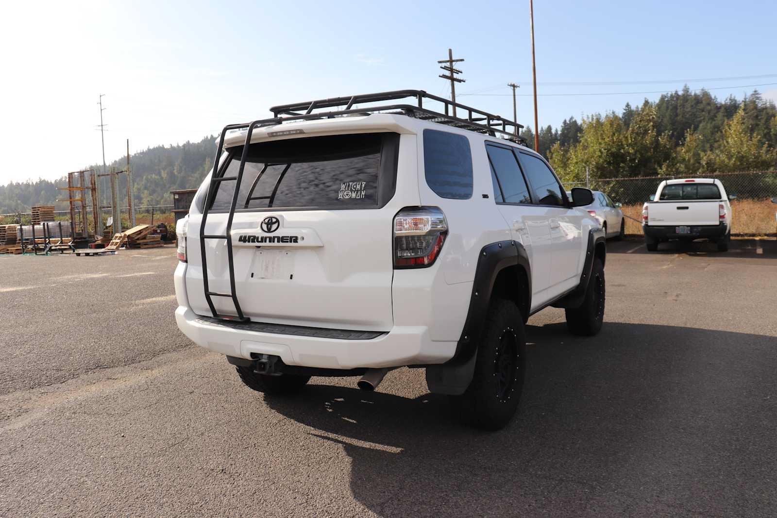 Used 2016 Toyota 4Runner SR5 Premium AWD/4WD image 5