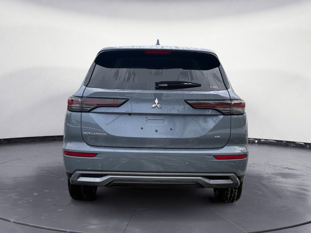 New 2026 Mitsubishi Outlander SE image 4