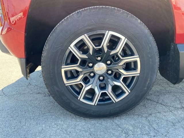 Used 2024 Chevrolet Colorado LT w/ LT Convenience Package III image 25