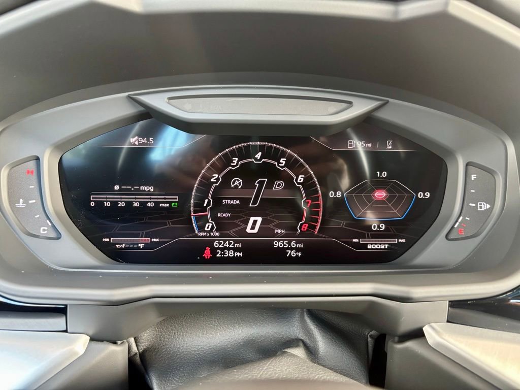 Used 2022 Lamborghini Urus image 12