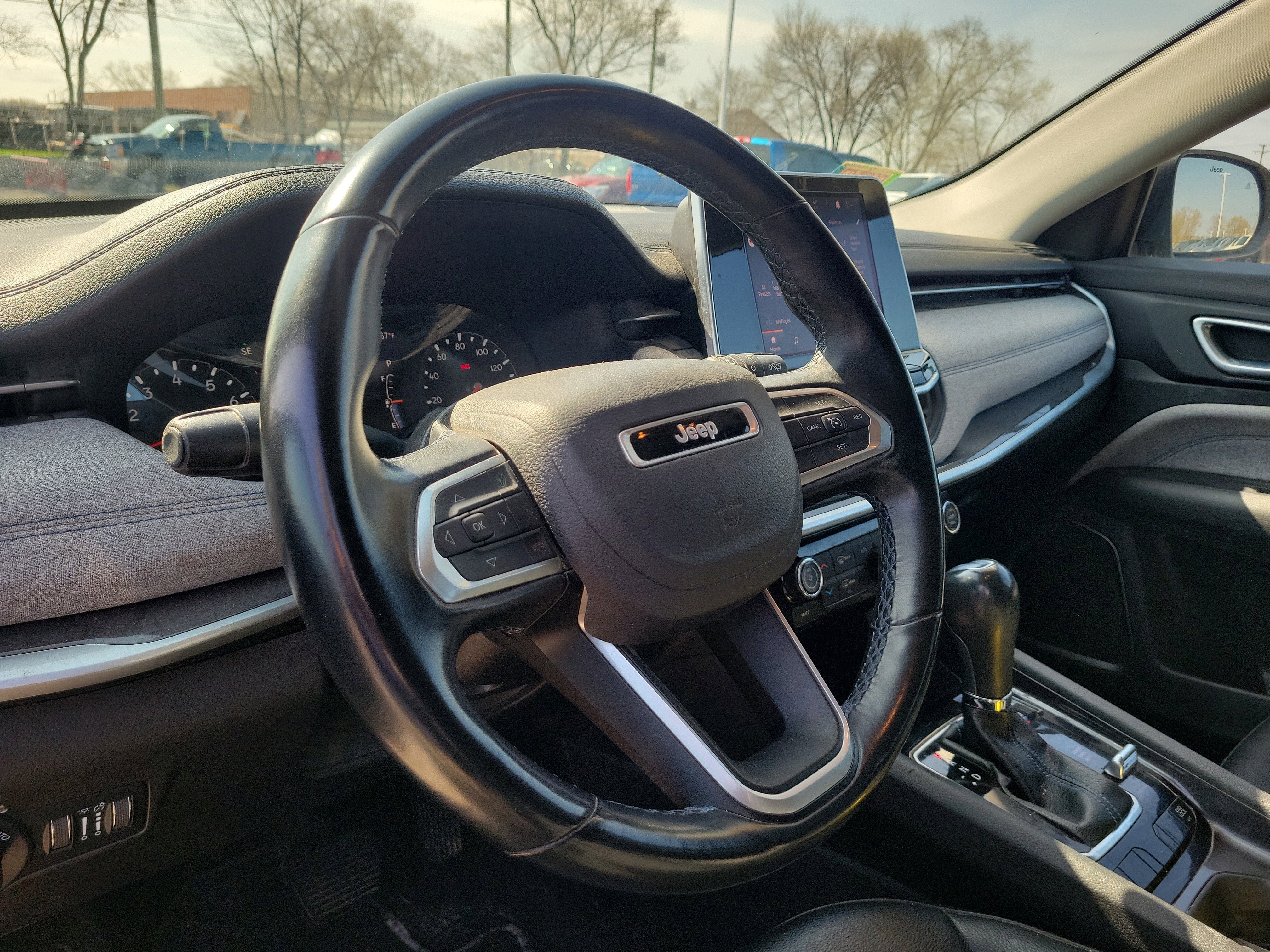 Used 2022 Jeep Compass Latitude w/ Convenience Group image 16