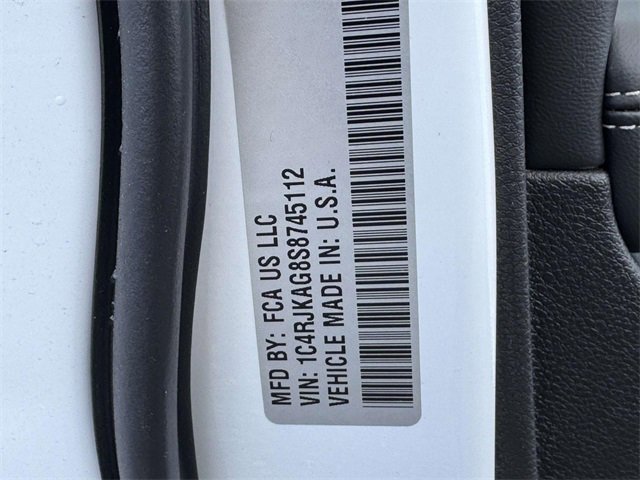 New 2025 Jeep Grand Cherokee L Laredo image 25