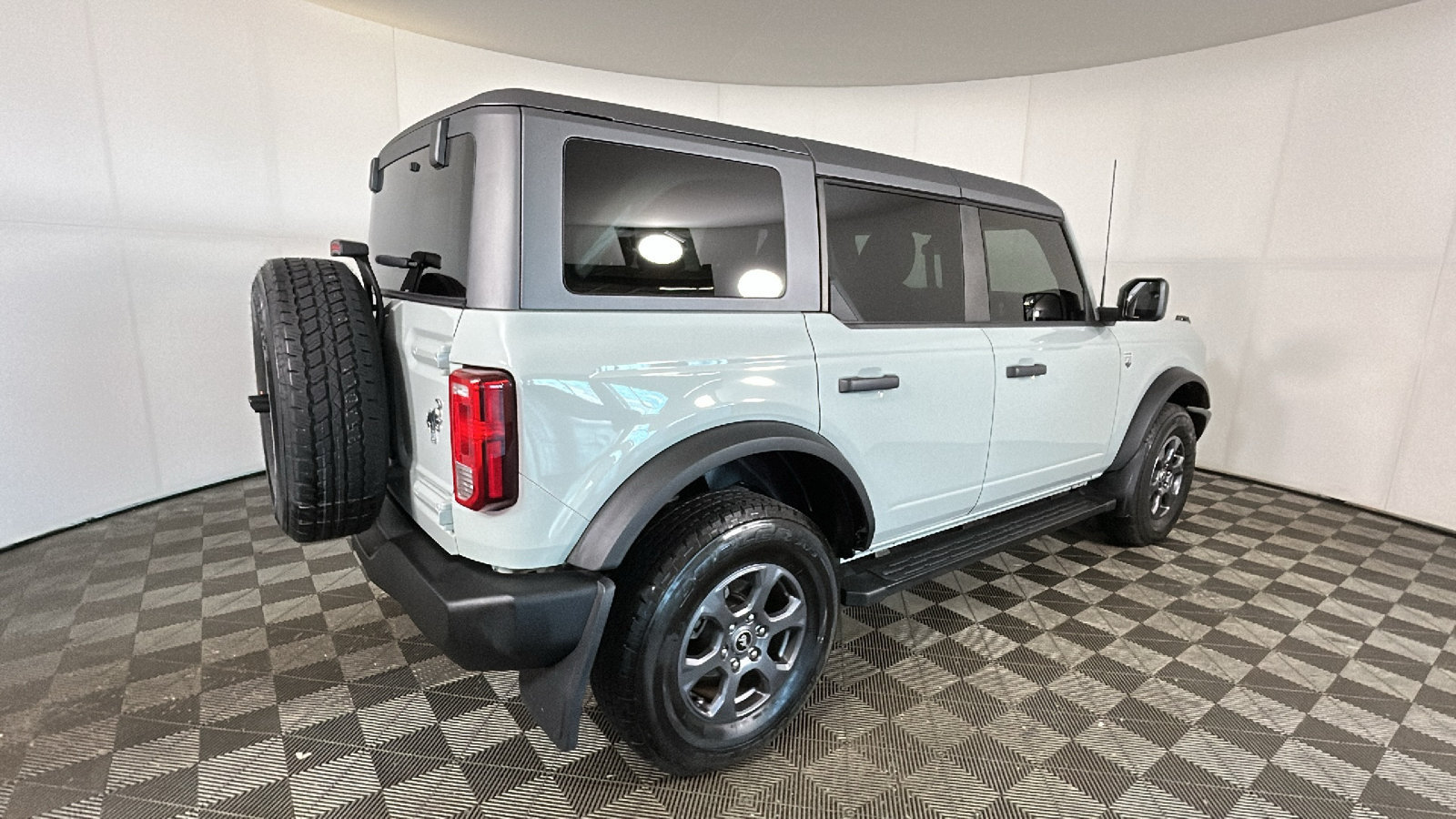 Used 2024 Ford Bronco Big Bend AWD/4WD image 3