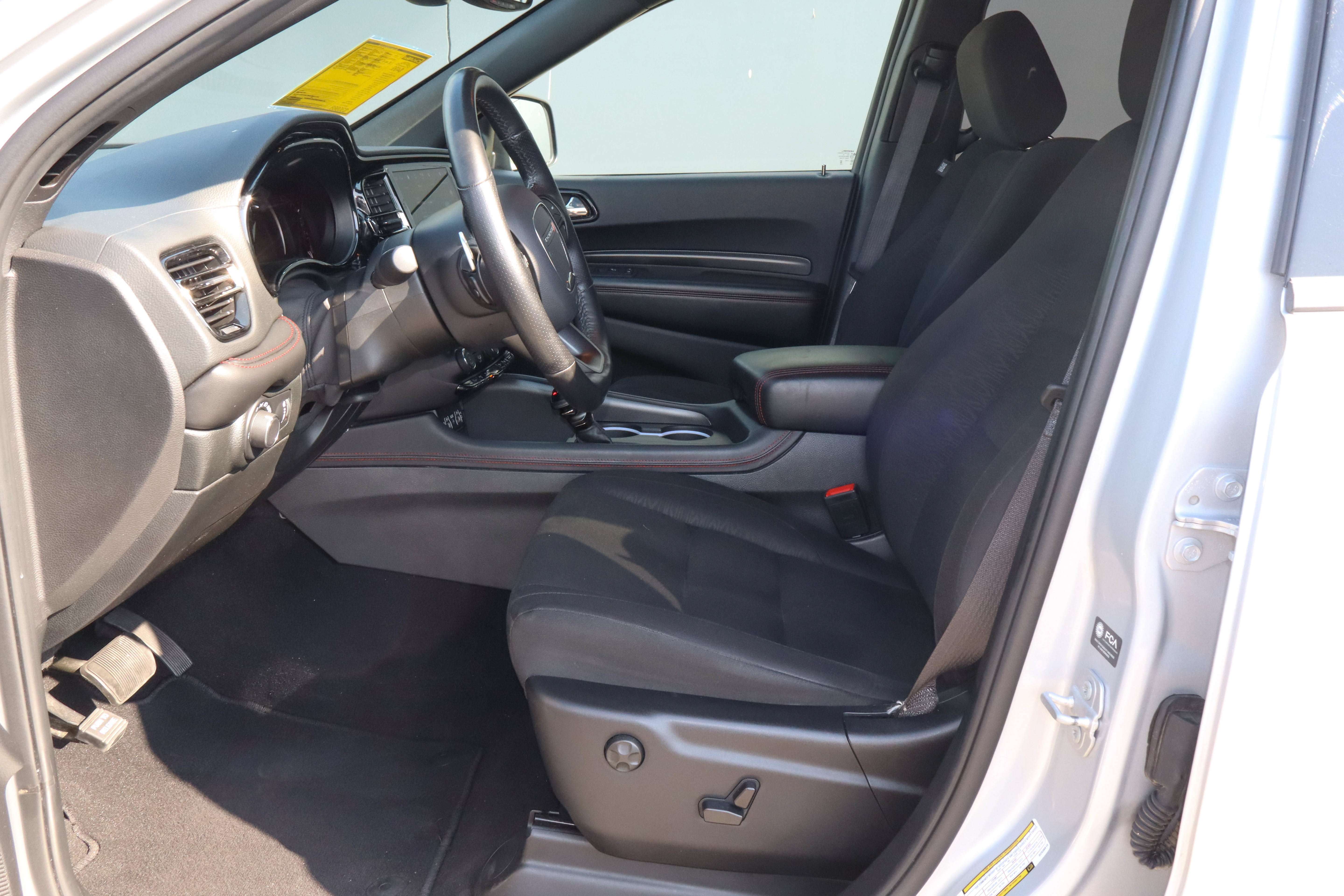 Used 2025 Dodge Durango GT AWD/4WD image 7