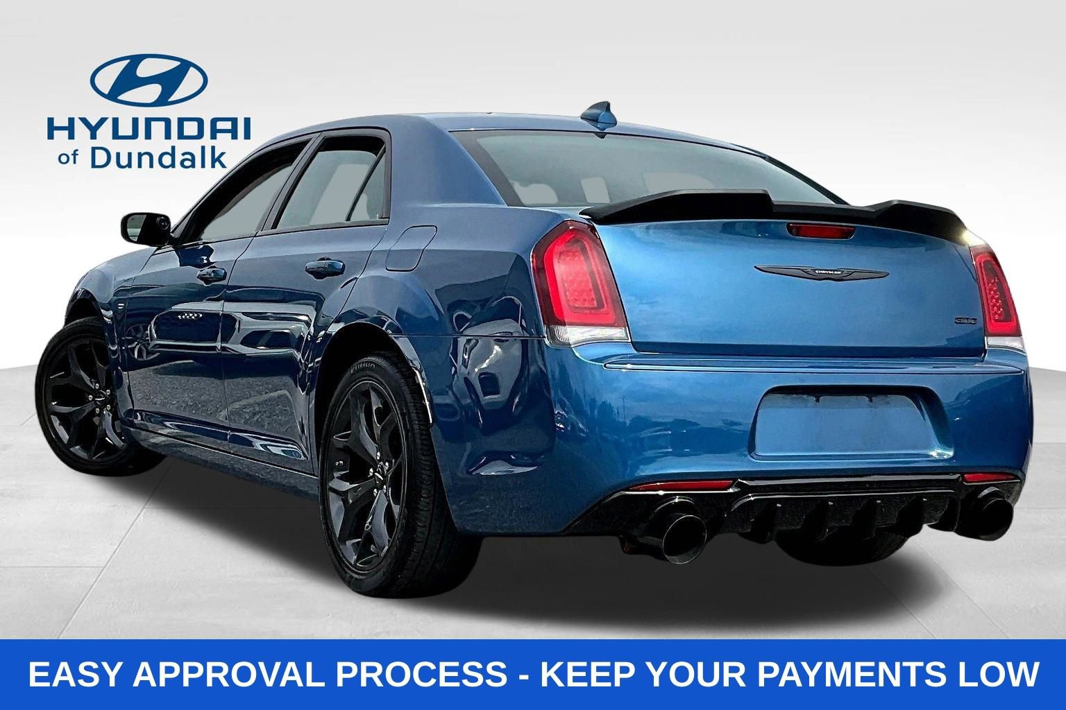 Used 2023 Chrysler 300 Touring w/ Sport Appearance Package RWD image 5