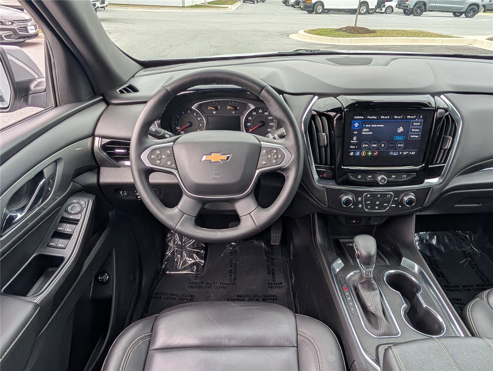 Used 2023 Chevrolet Traverse LT image 17