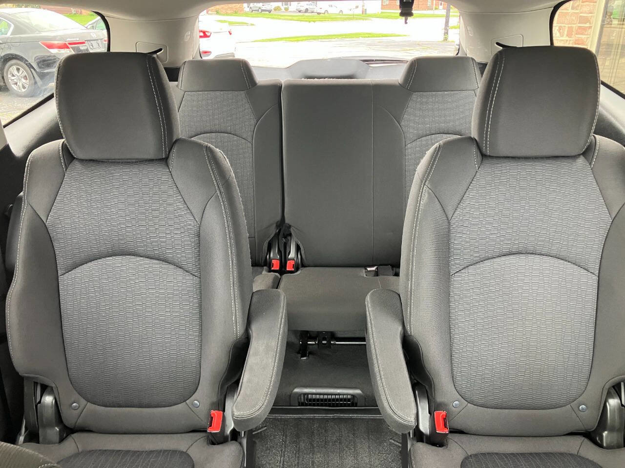 Used 2017 Chevrolet Traverse LT image 21