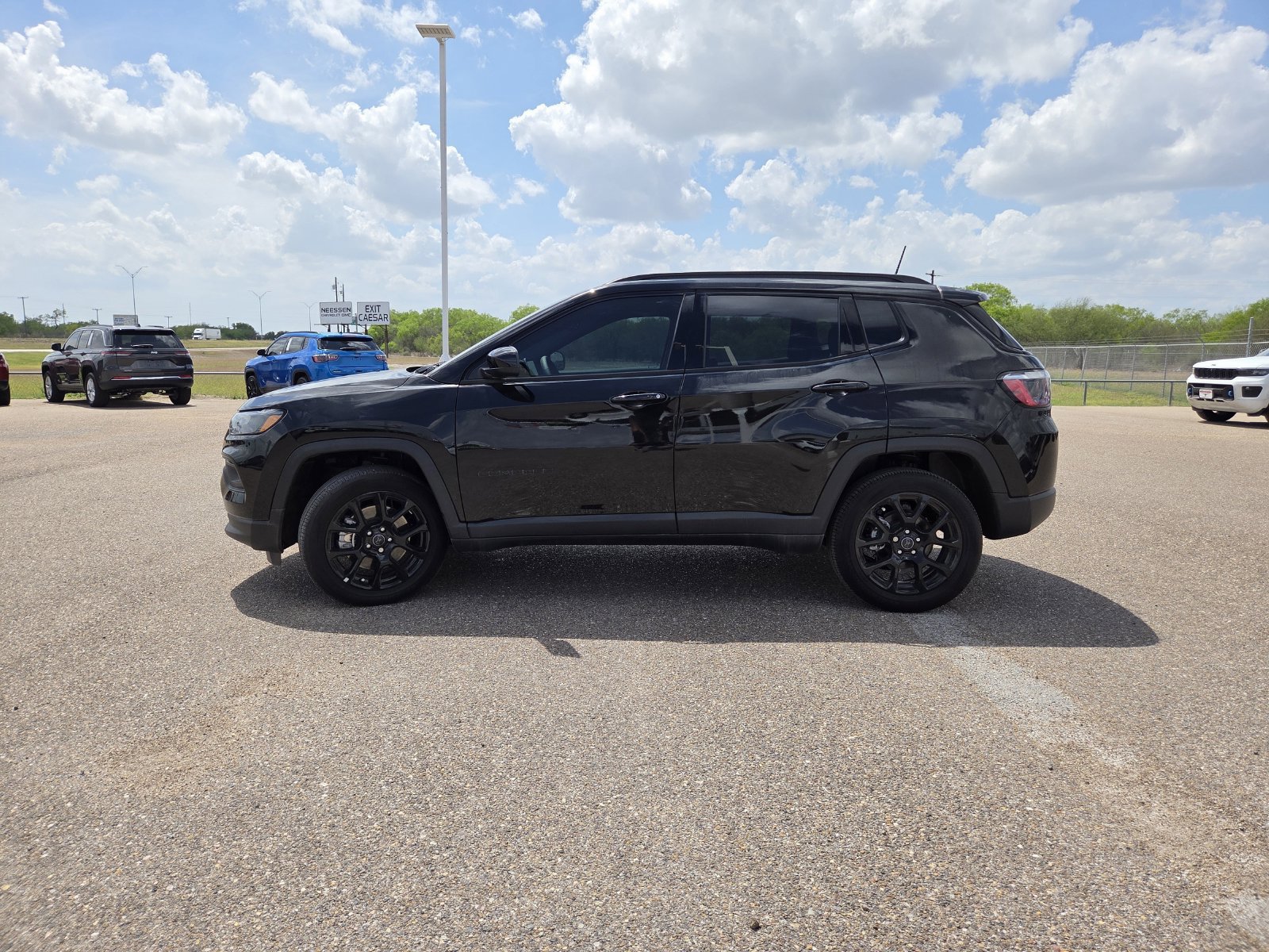 New 2026 Jeep Compass Latitude AWD/4WD image 4