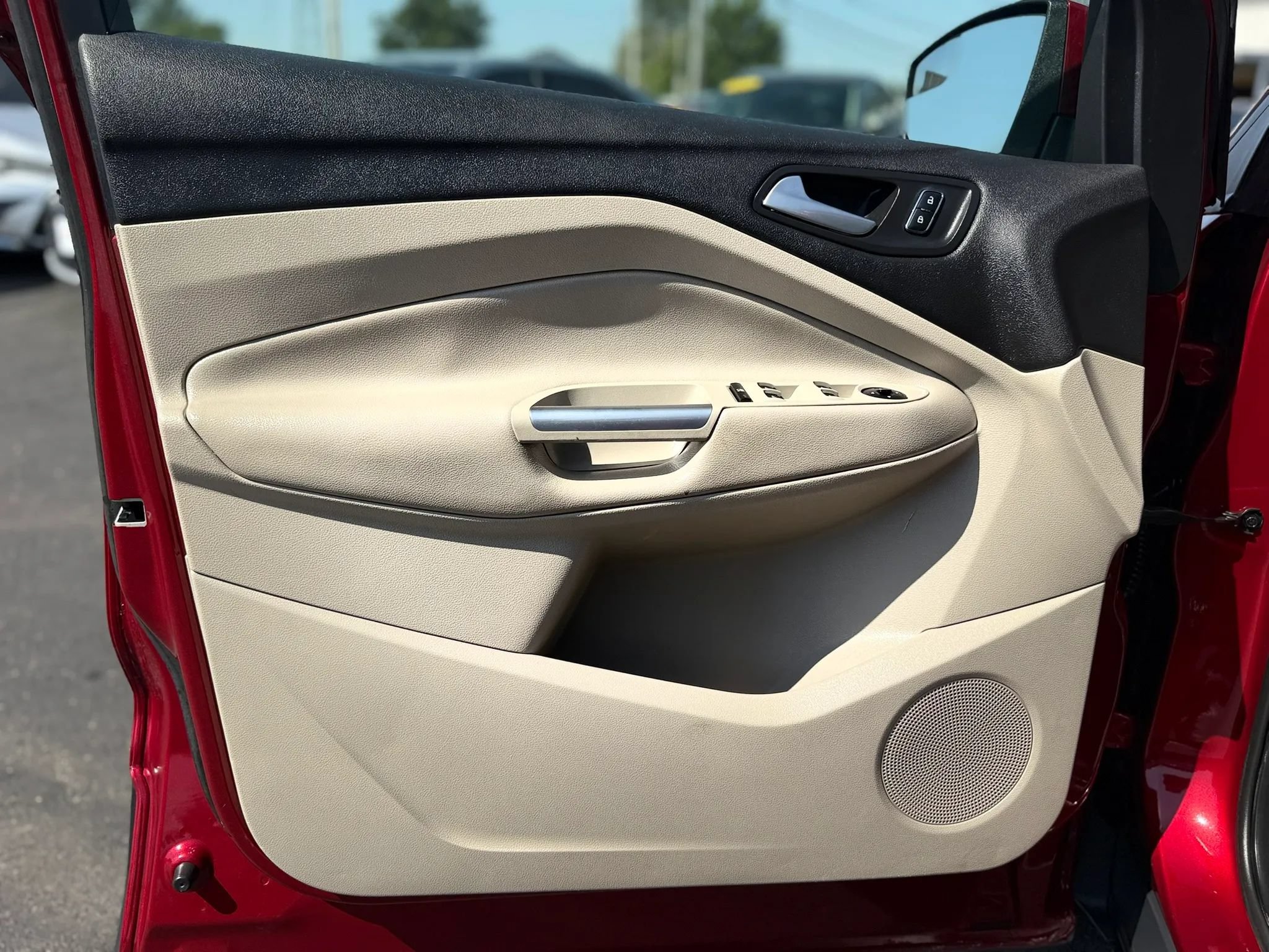 Used 2015 Ford Escape SE FWD image 36