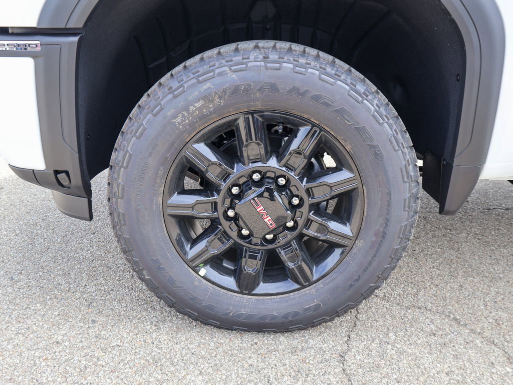 New 2026 GMC Sierra 2500 AT4 w/ AT4 Premium Plus Package AWD/4WD image 38