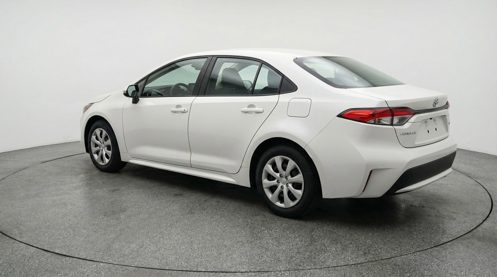 Used 2025 Toyota Corolla LE FWD image 6