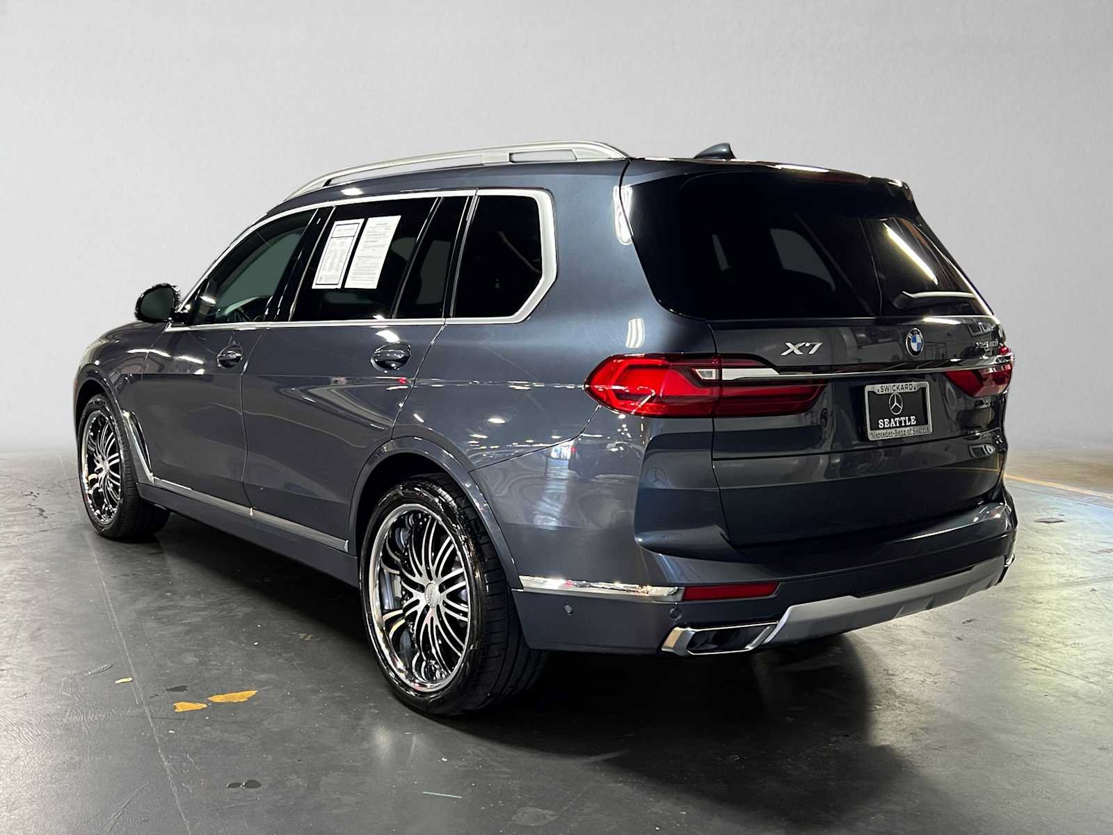 Used 2019 BMW X7 xDrive50i w/ Premium Package AWD/4WD image 5