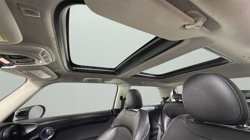 Used 2020 MINI Cooper 2-Door Hardtop image 24