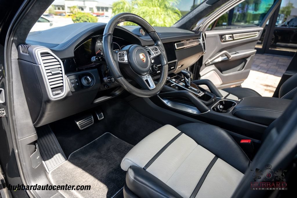 Used 2023 Porsche Cayenne Turbo AWD/4WD image 16