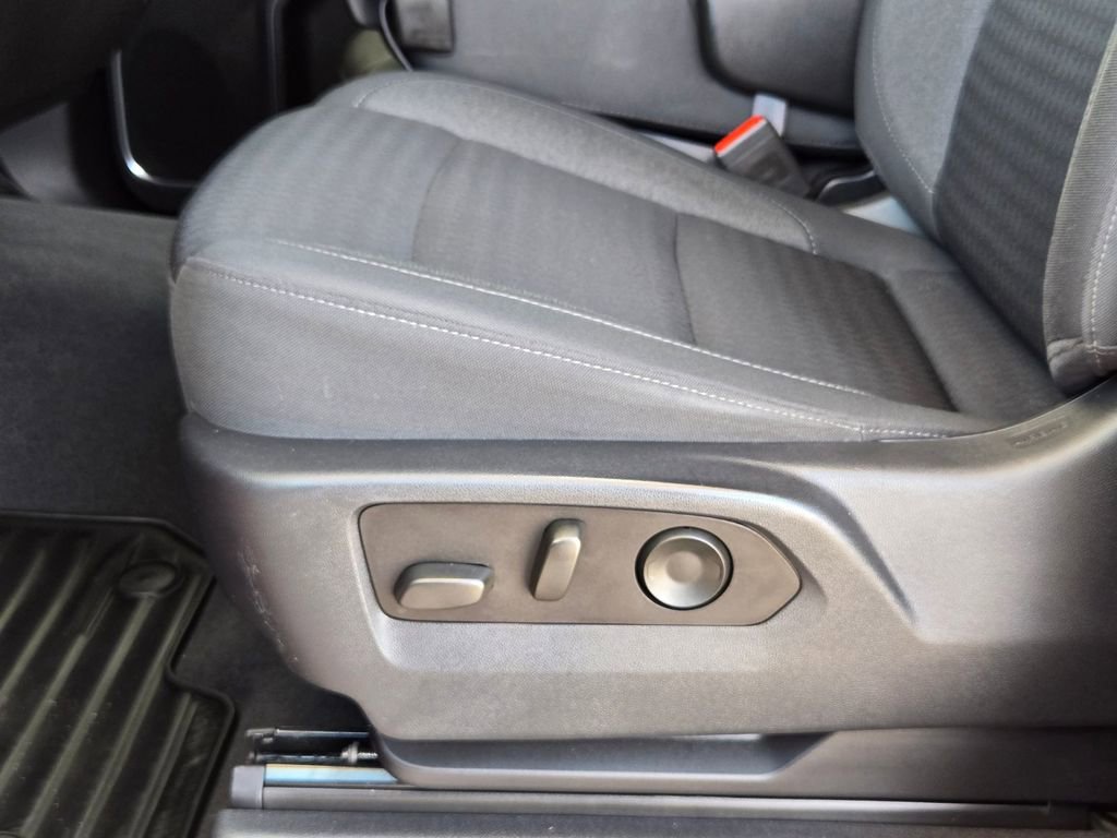 Used 2022 Chevrolet Silverado 1500 LT AWD/4WD image 13