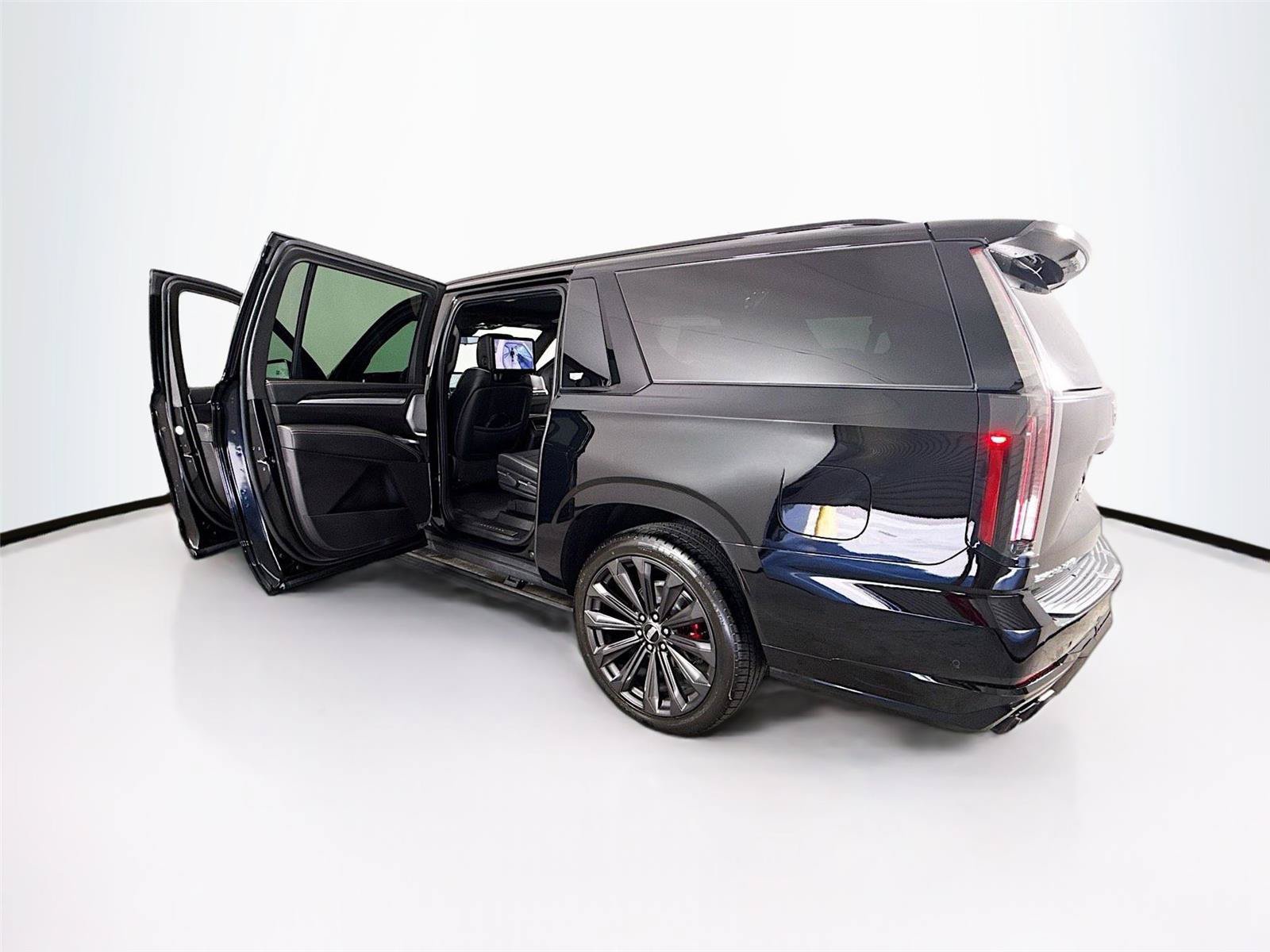 Used 2025 Cadillac Escalade ESV V AWD/4WD image 49