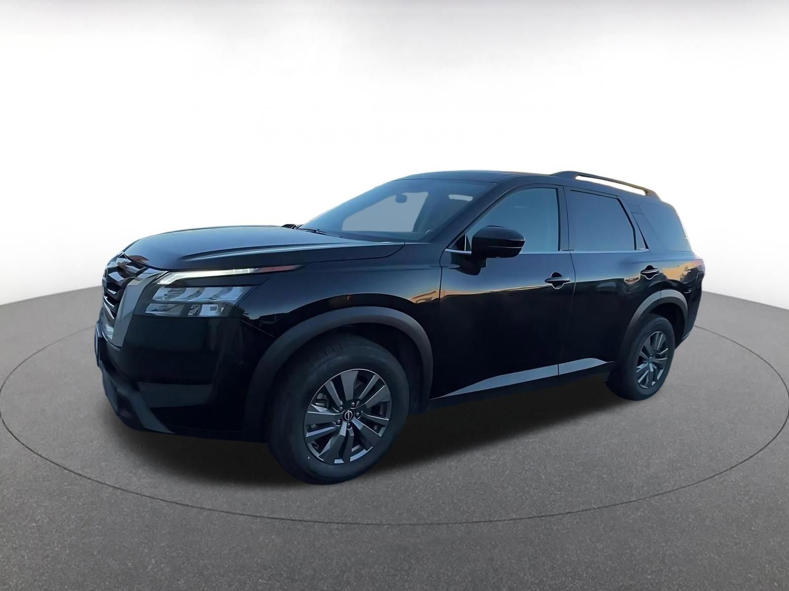 Used 2025 Nissan Pathfinder SV AWD/4WD image 8
