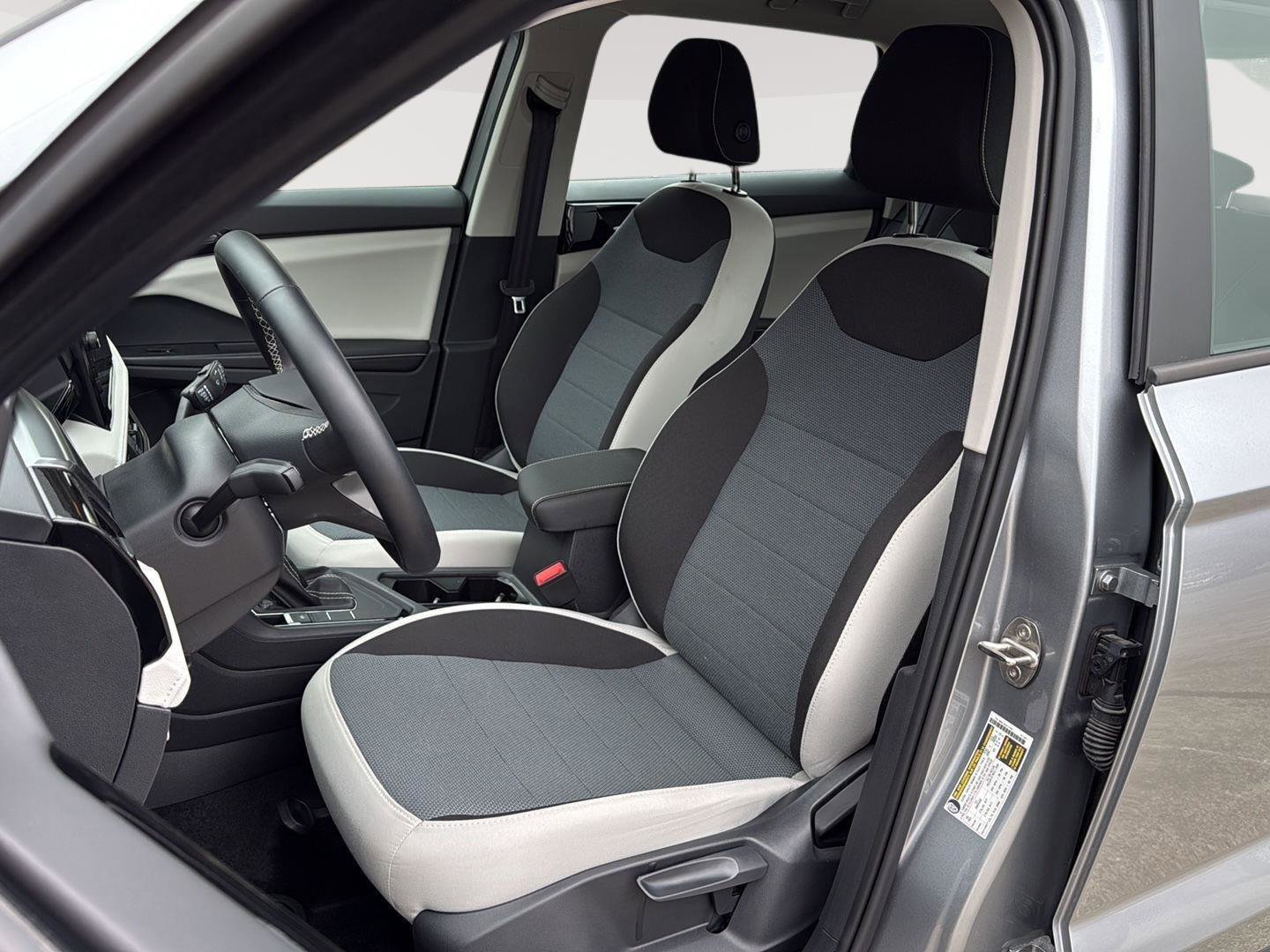 Certified 2025 Volkswagen Taos S w/ Taos MDO Package image 10