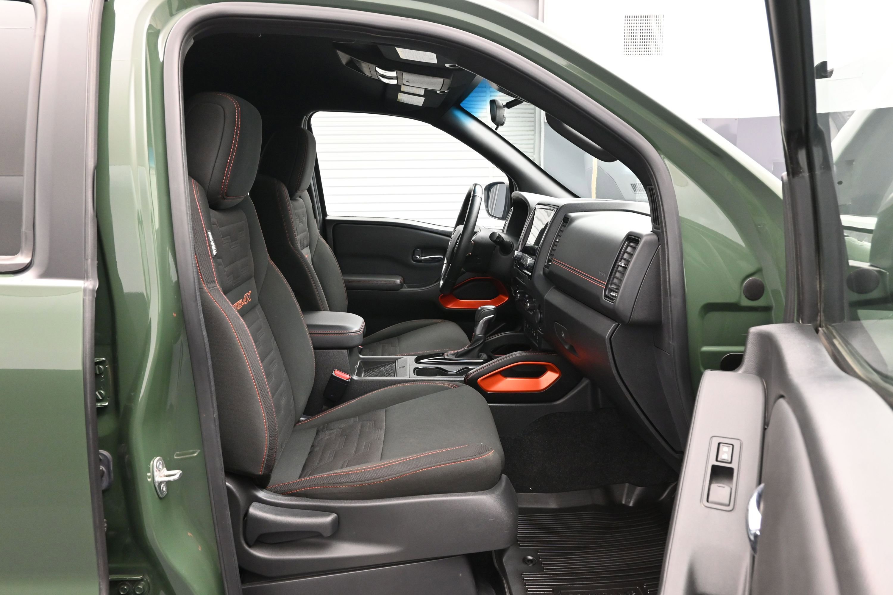 Used 2023 Nissan Frontier PRO-4X w/ Pro Convenience Package AWD/4WD image 13