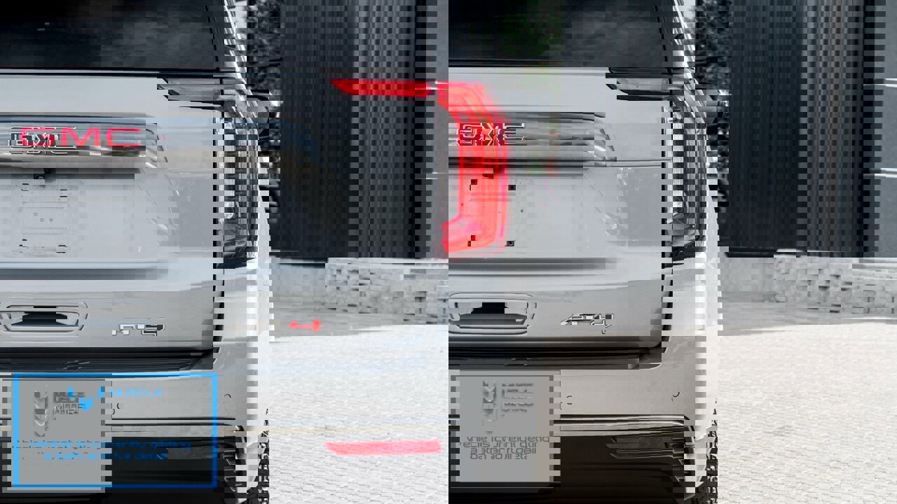 Used 2023 GMC Yukon AT4 w/ Max Trailering Package AWD/4WD image 11