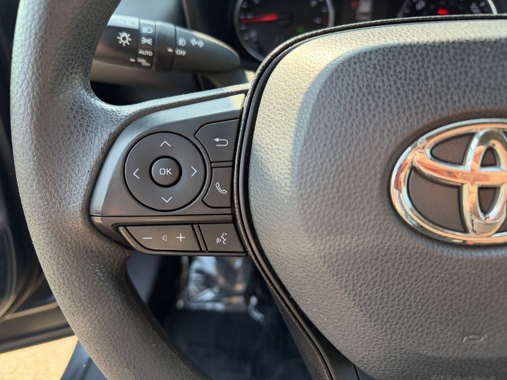 Used 2021 Toyota RAV4 XLE AWD/4WD image 15