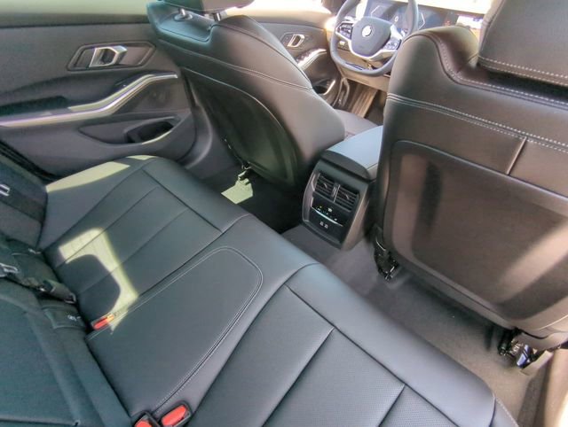 Used 2025 BMW 330i Sedan w/ Convenience Package image 15