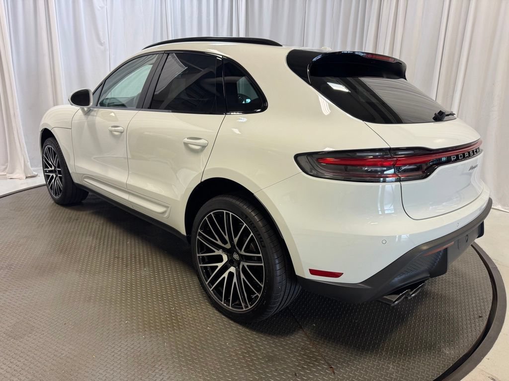 Certified 2025 Porsche Macan w/ Premium Package Plus AWD/4WD video 3