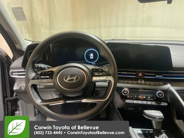 Used 2024 Hyundai Elantra SEL image 12