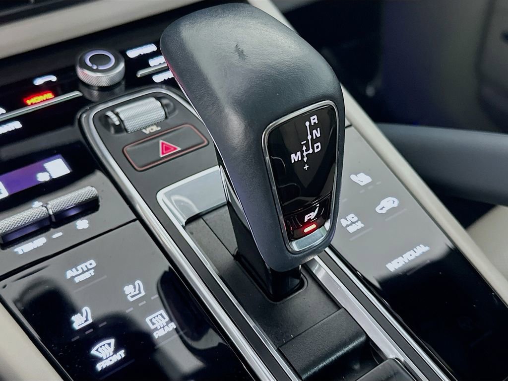 Certified 2023 Porsche Cayenne Platinum Edition image 19