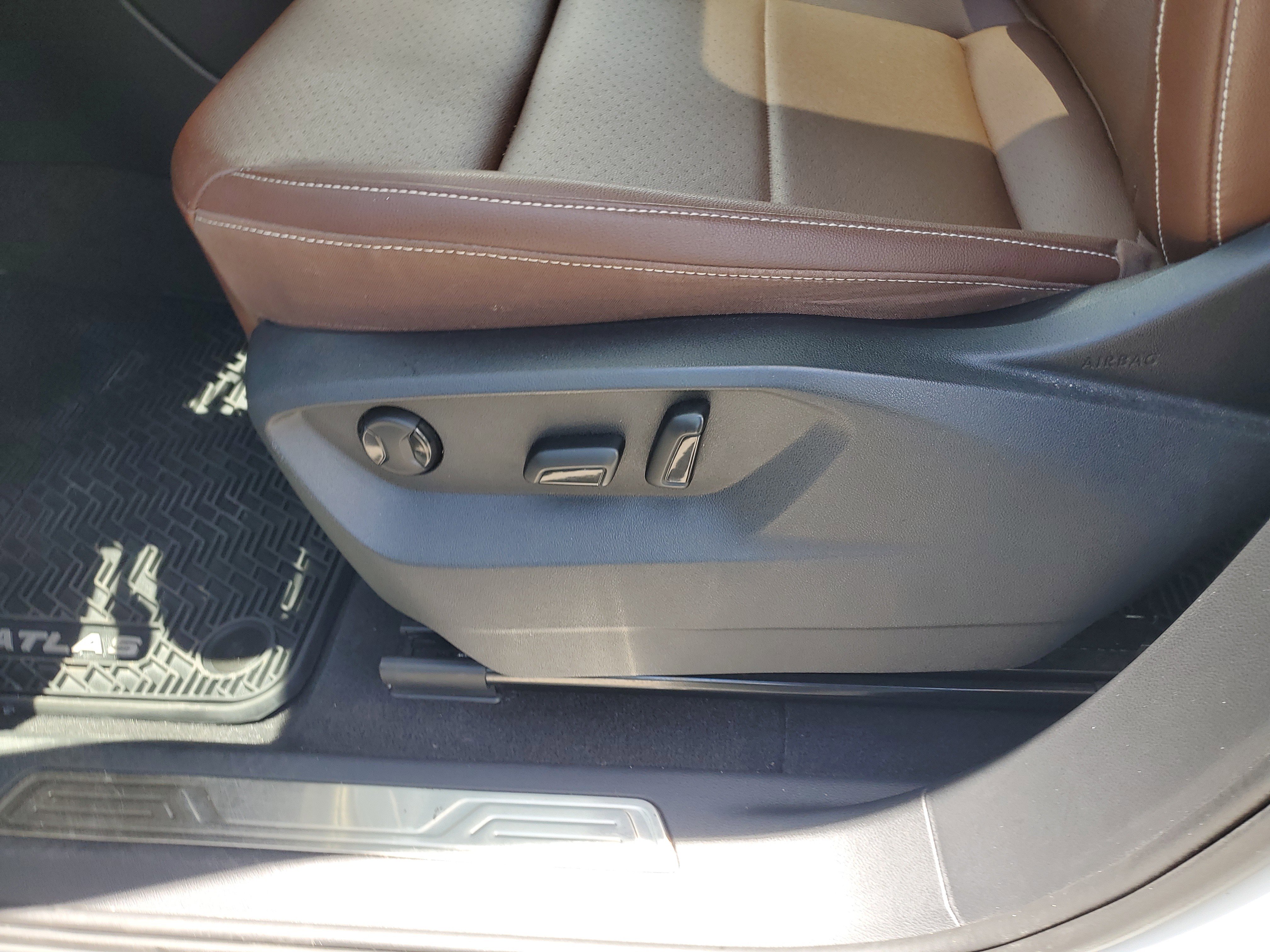 Used 2021 Volkswagen Atlas SE w/ Panoramic Sunroof Package image 15