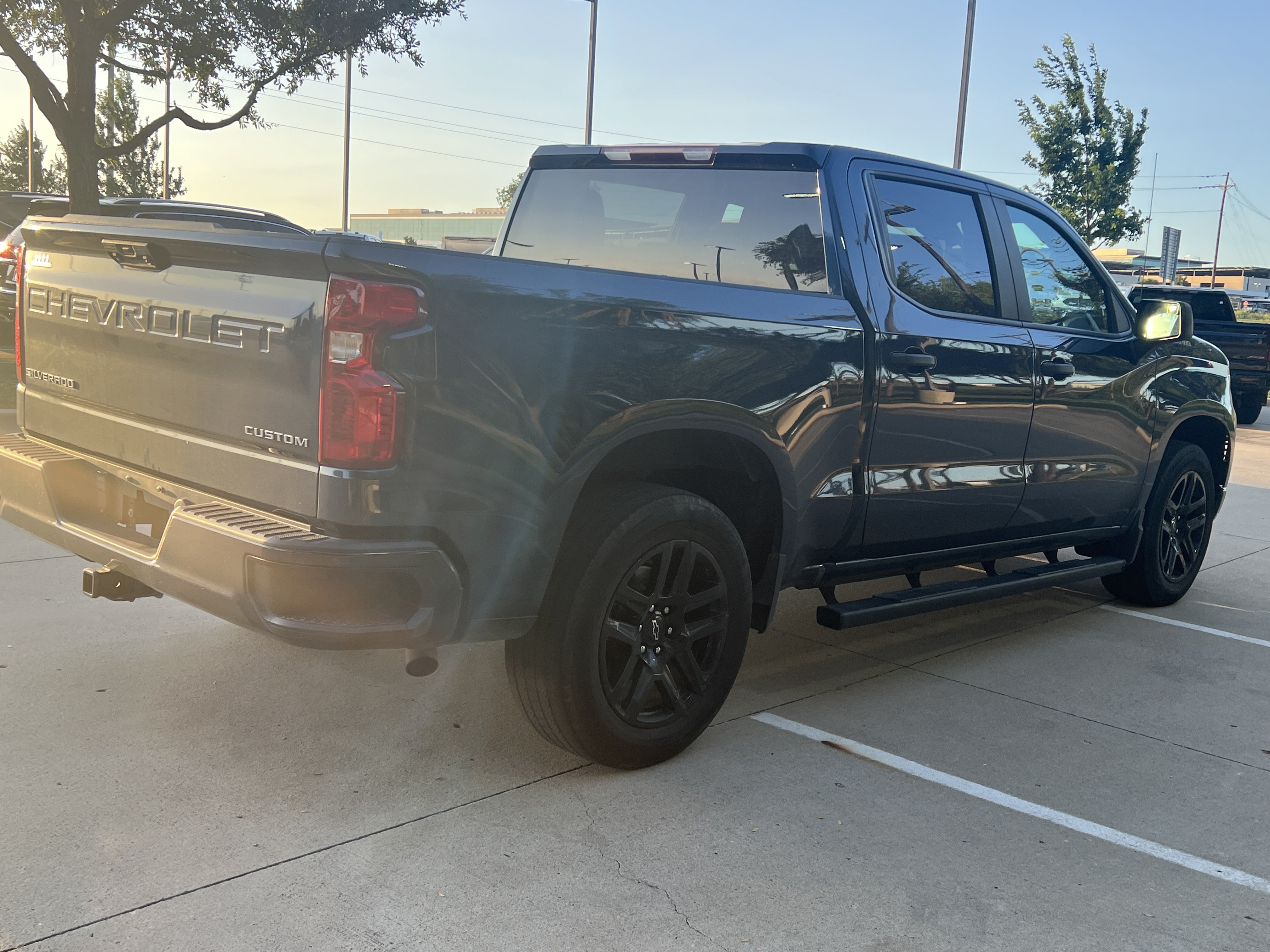 Used 2022 Chevrolet Silverado 1500 Custom RWD image 9