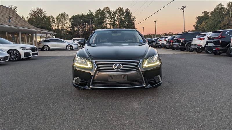 Used 2013 Lexus LS 460 AWD w/ Comfort Pkg image 9