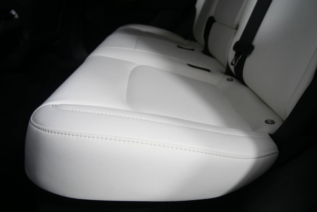 Used 2021 Tesla Model Y Long Range image 16