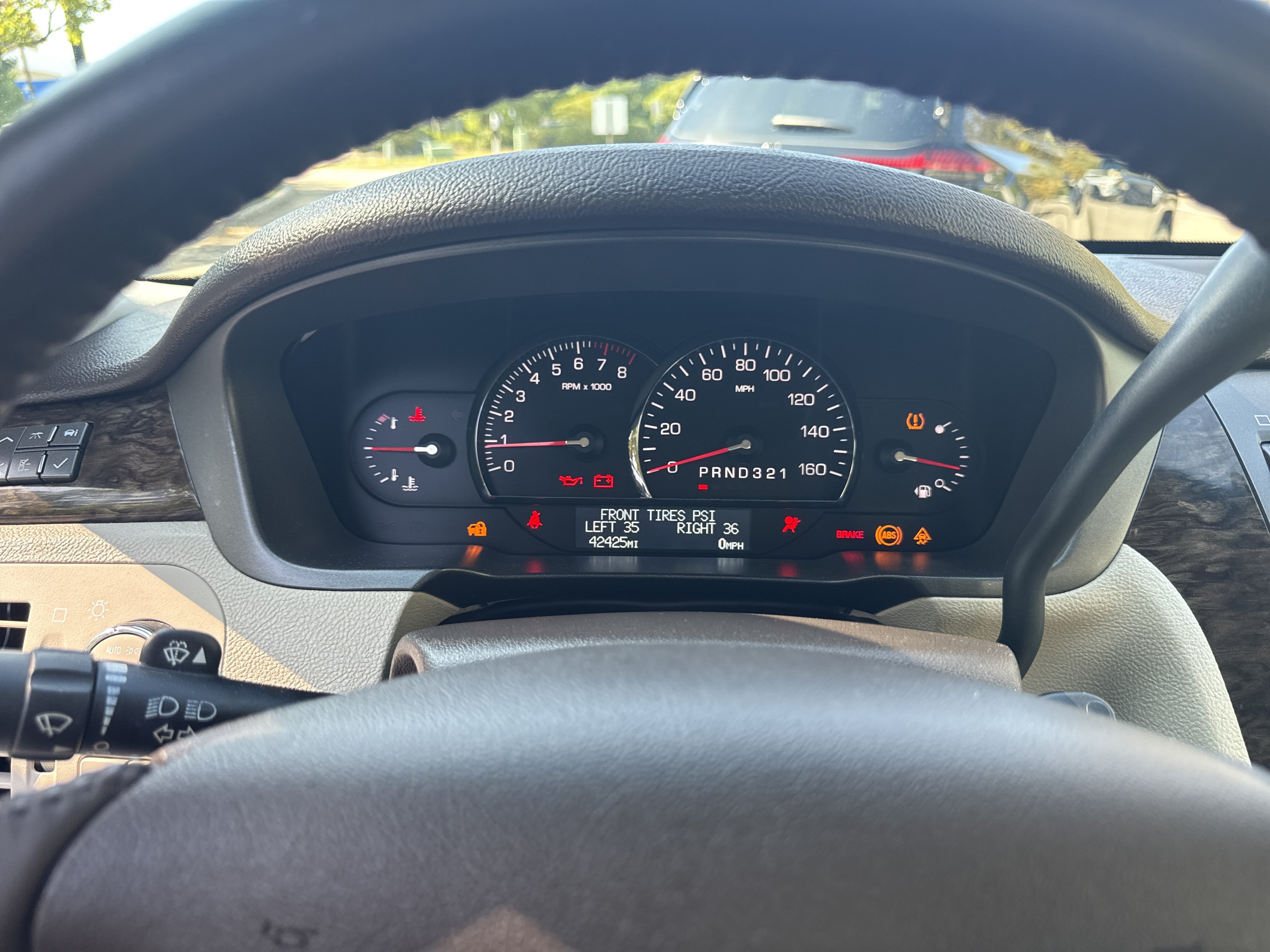 Used 2009 Cadillac DTS w/ Trunk Convenience Package FWD image 18