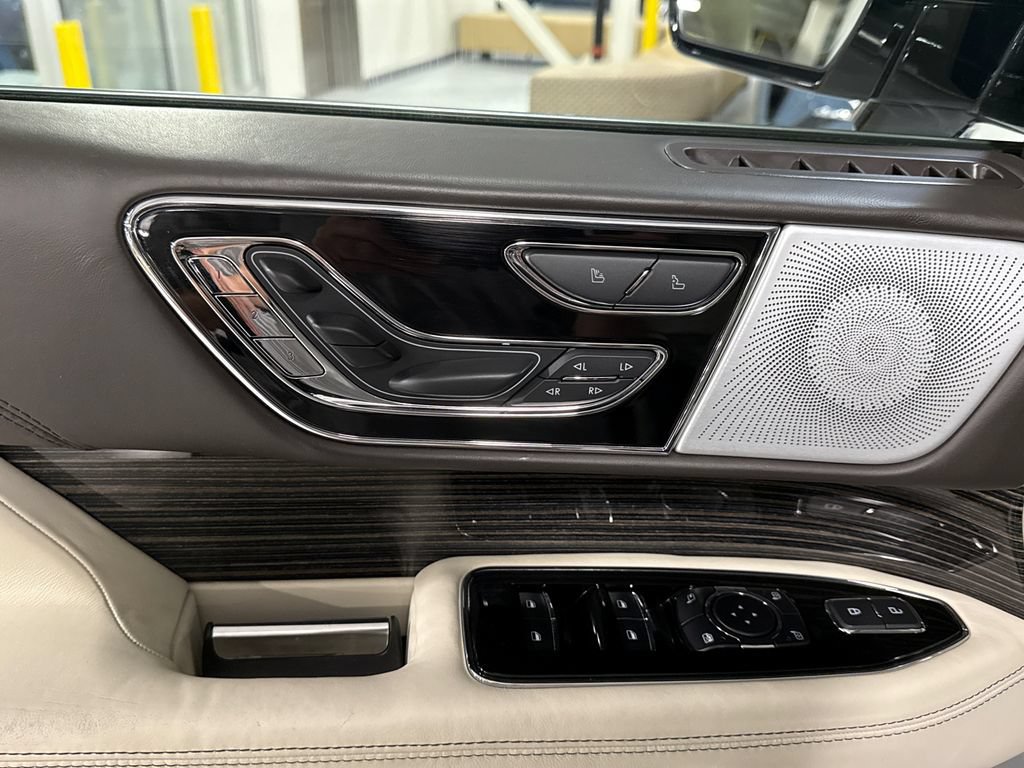 Used 2024 Lincoln Navigator L Black Label AWD/4WD image 10